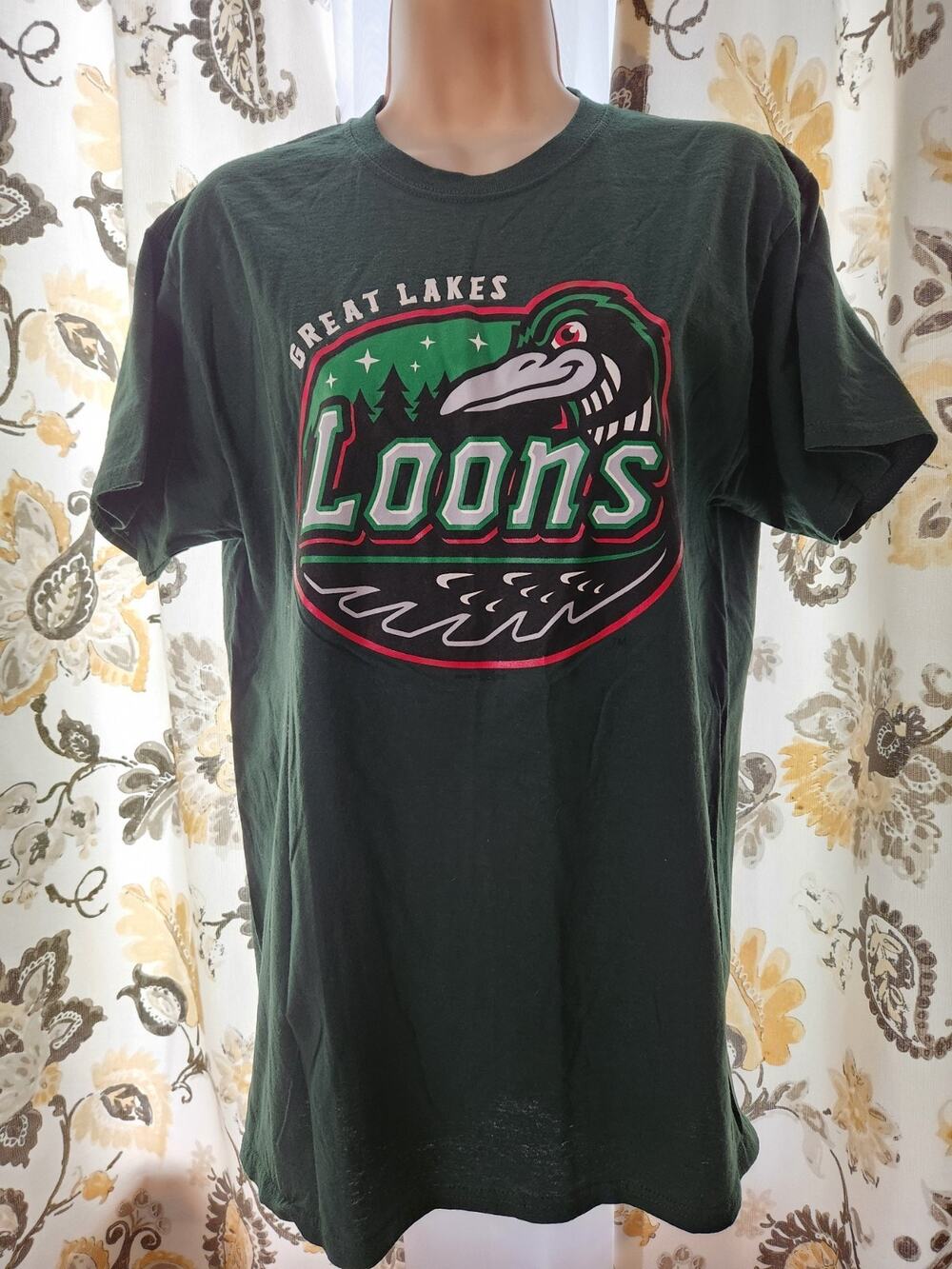 Great Lakes Loons T-Shirt Size Medium Green Tee Unisex Crew Neck